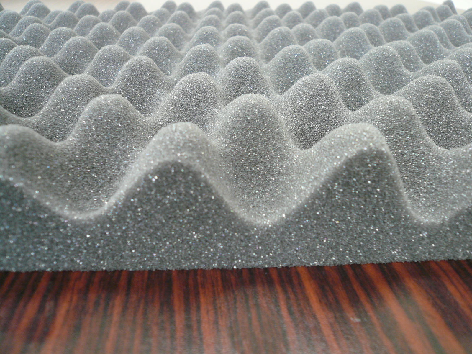 吸音ウレタンフォーム　カームフレックス　U00F6 プロファイル品（凸凹波形）